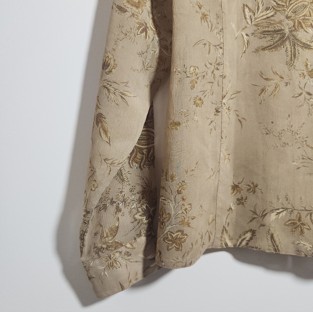 Liz Claiborne Floral Button Up Shirt Size 6 Textured Sheer Neutral Mallcore Top - Picture 9 of 9